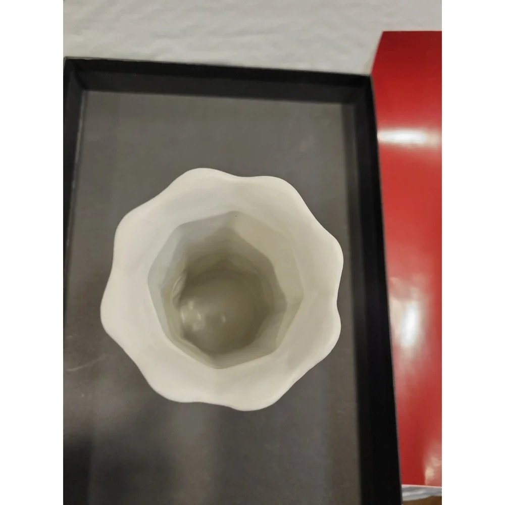 Fine Porcelain Vase Made In Mexico White Embossed Diamond Floral Pattern 6 Inch